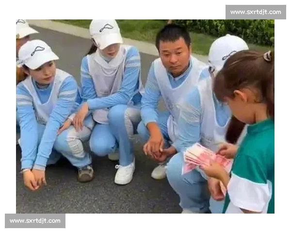 年前背洞的球童小姐姐,年后竟成大赛 “梗王” 年前背洞的球童小姐姐,年后竟成大赛 “梗王”