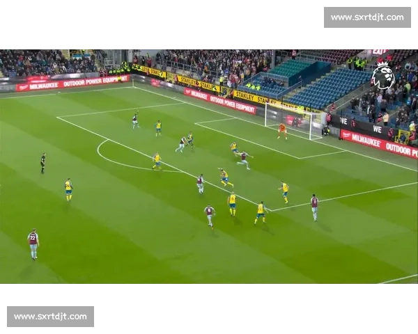 苏州古城墙变身足球直播舞台:40 万古砖见证古今赛事交融 苏州古城墙变身足球直播舞台:40 万古砖见证古今赛事交融